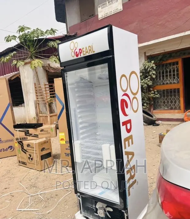 Well Design Pearl PVC-424 Single Door Beverage Cooler. · Photo 1