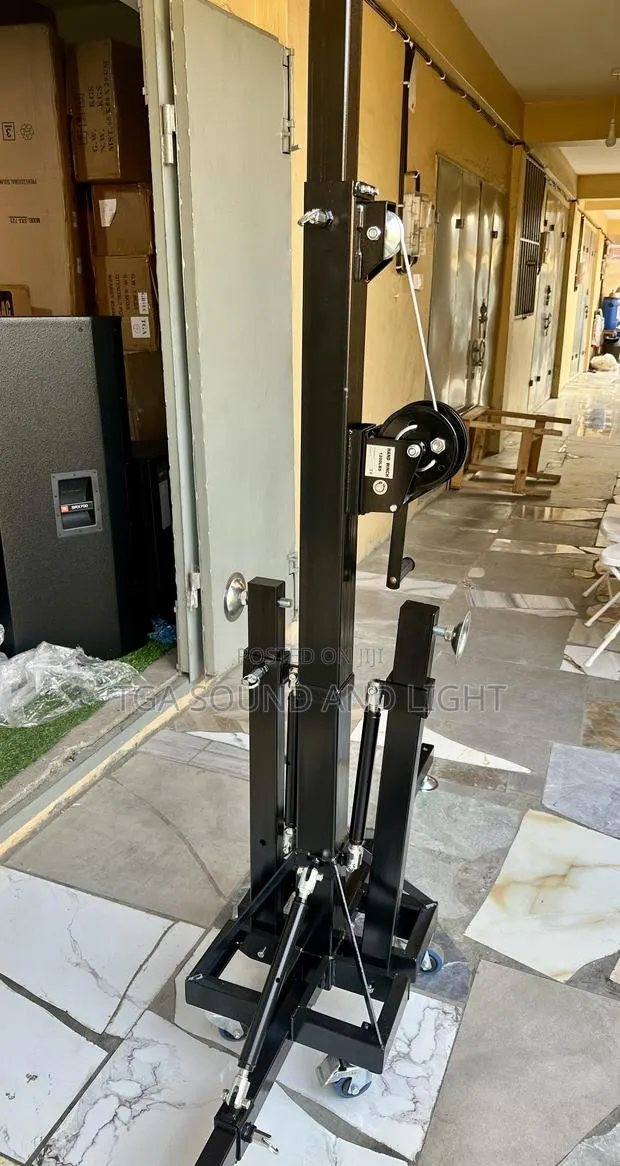 Double T-Bar Stand for Stage Lights. · Photo 2