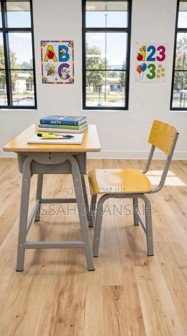 Classroom Desk · Photo 1