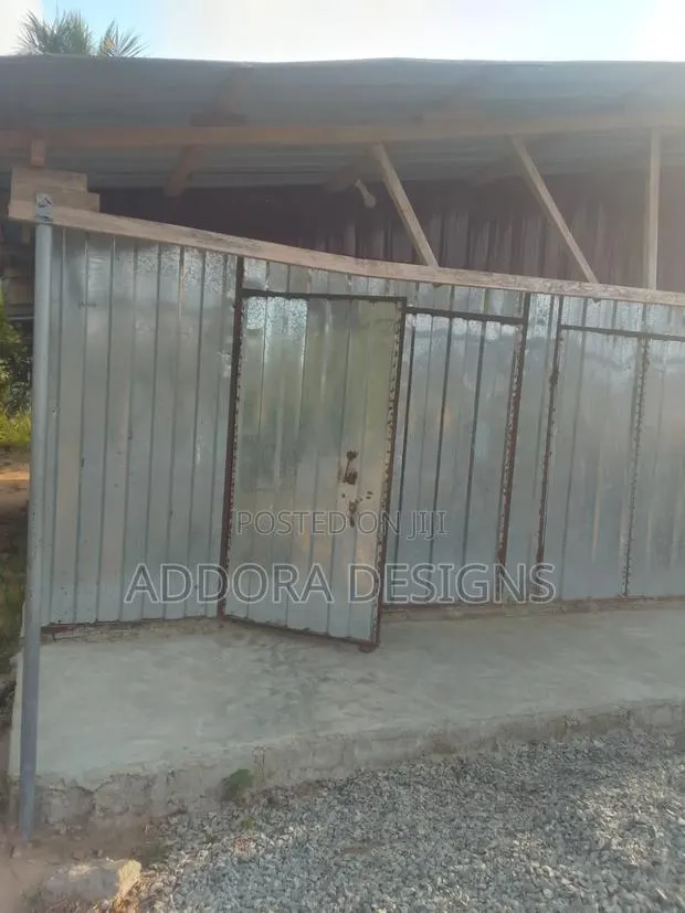 Container for Sale · Photo 1