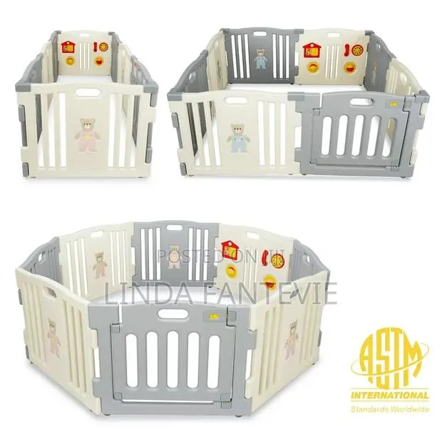 Plastic Play Yard · Photo 1