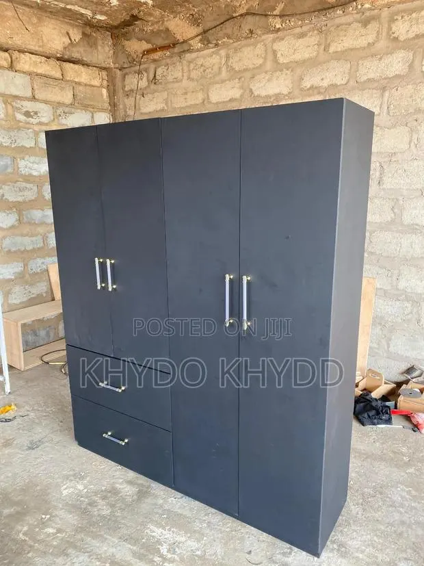 4 in 1 Wardrobe · Photo 1