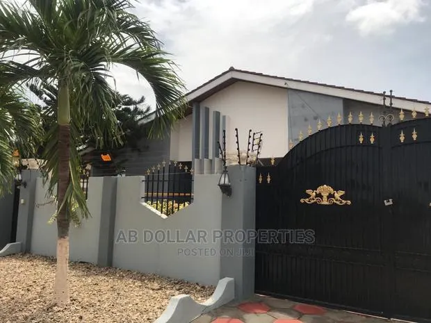 4 Bedrooms House for Rent at Community 18 · Photo 1