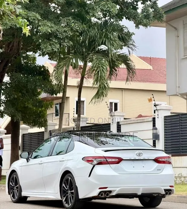 Toyota Camry XSE (2.5L 4cyl 8A) 2019 White · Photo 1