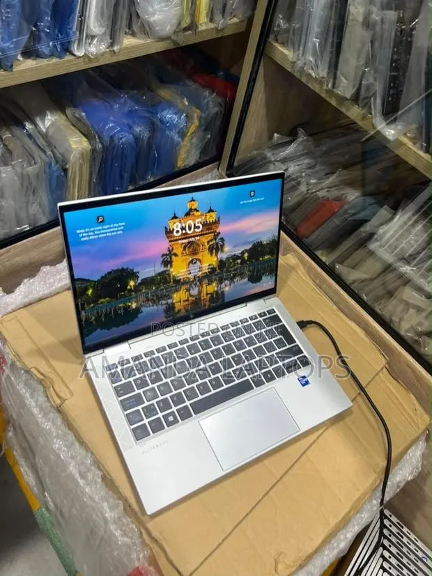 New Laptop HP EliteBook 1040 G8 8GB Intel Core i5 SSD 256GB · Photo 4
