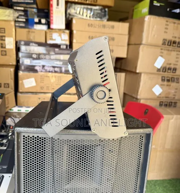 RGBW 8+8 Led Strobe Light · Photo 2