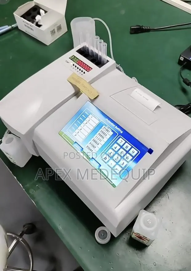 Semi Auto Chemistry Analyzer · Photo 1