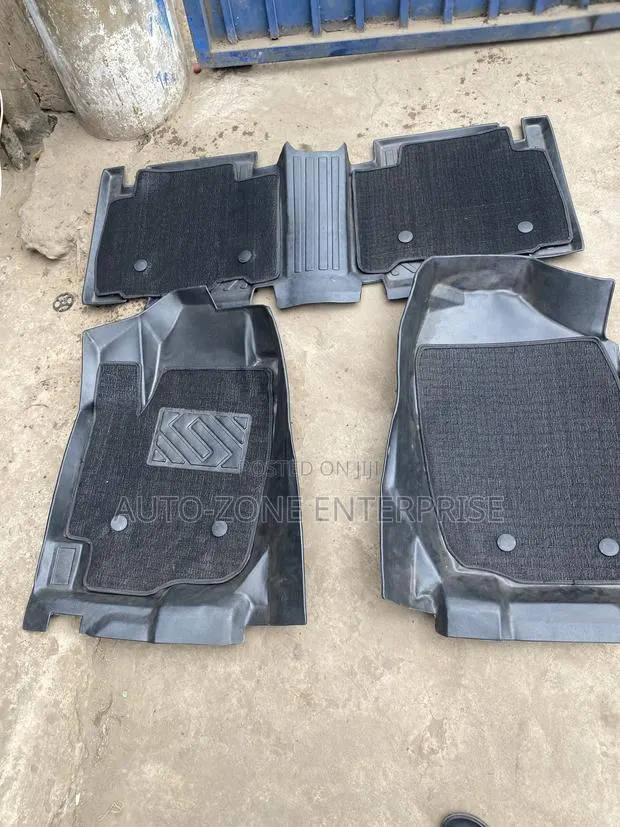 Toyota RAV4 2016 D Floor Mats/Floor Carpet · Photo 1