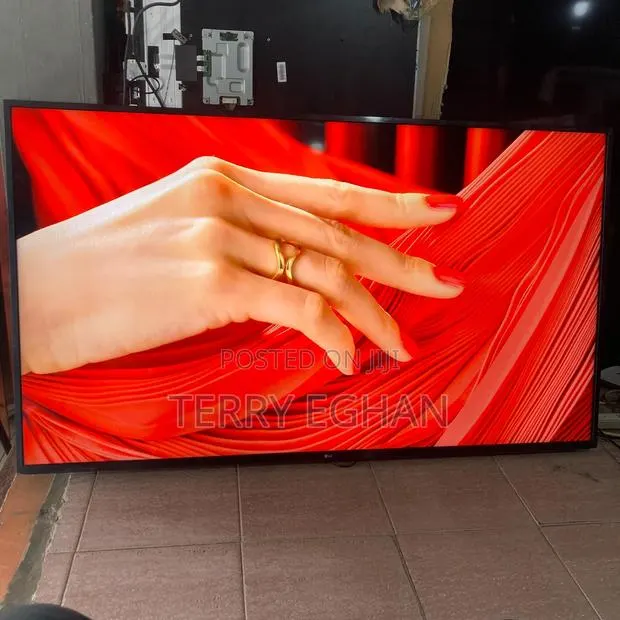 65 LG Uhd Ai Thing Bluetooth Smart TV · Photo 1