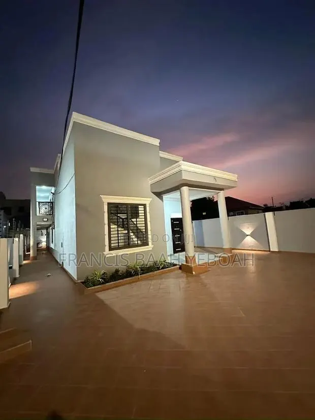 4bdrm House in Shining Star Real, Awutu Senya East Municipal for sale · Photo 1