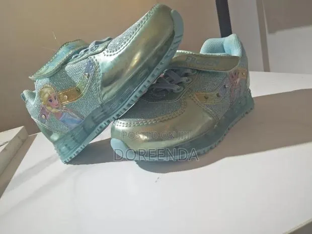 Frozen Elsa Light-Up Sneakers-Blue · Photo 1