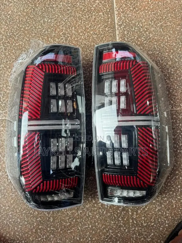 2014-2012 Toyota Tundra LED Taillight Pair · Photo 1