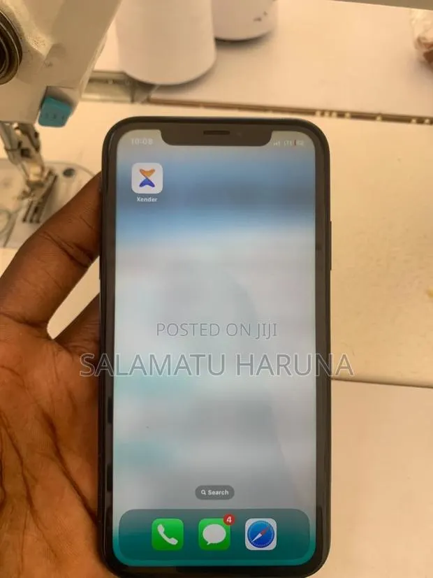 Apple iPhone XR 128 GB Black · Photo 1