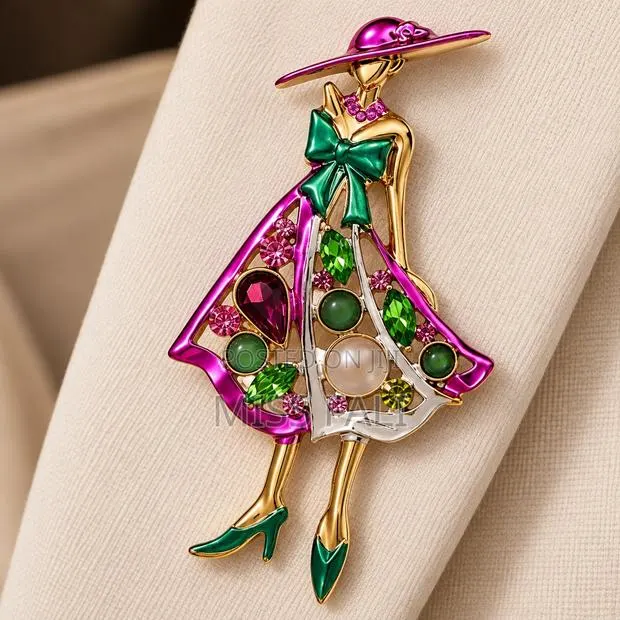 Parisienne Couture Brooch · Photo 2