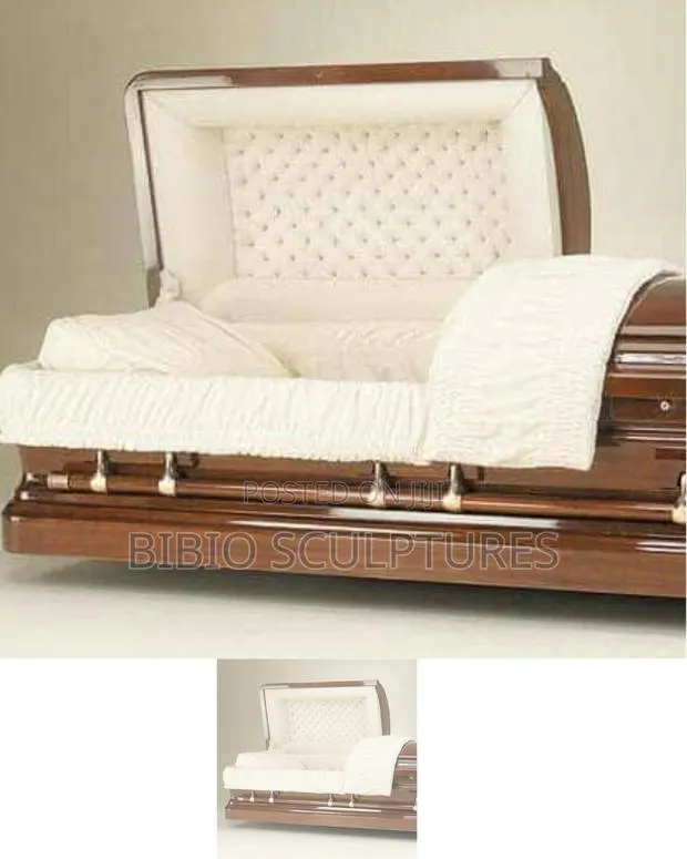 Polished Wood Half-Couch Casket · Photo 1