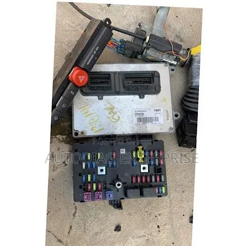 2004-2008 Saturn Vue Engine Control Unit · Photo 1
