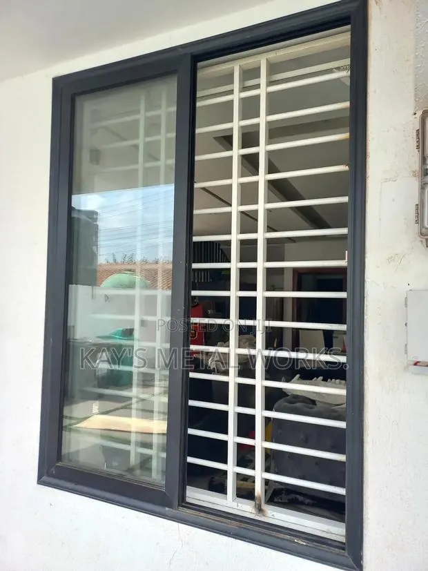 White || Design Window Burglarproofs · Photo 1