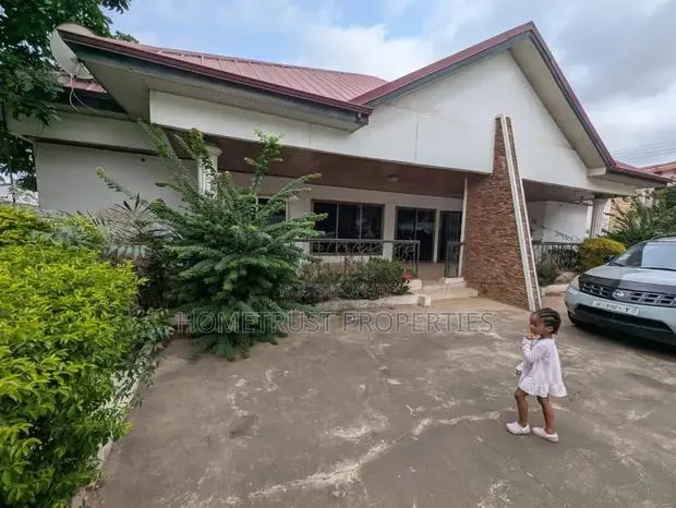 5bdrm House in Achimota Cfc, The Mall for sale · Photo 1