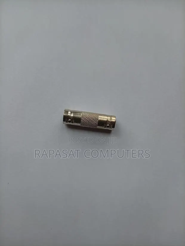 BNC Female to BNC Female Adapter · Photo 1
