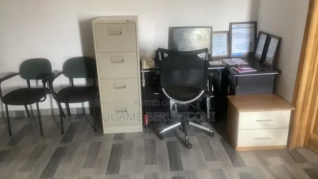 Office Furniture · Photo 1