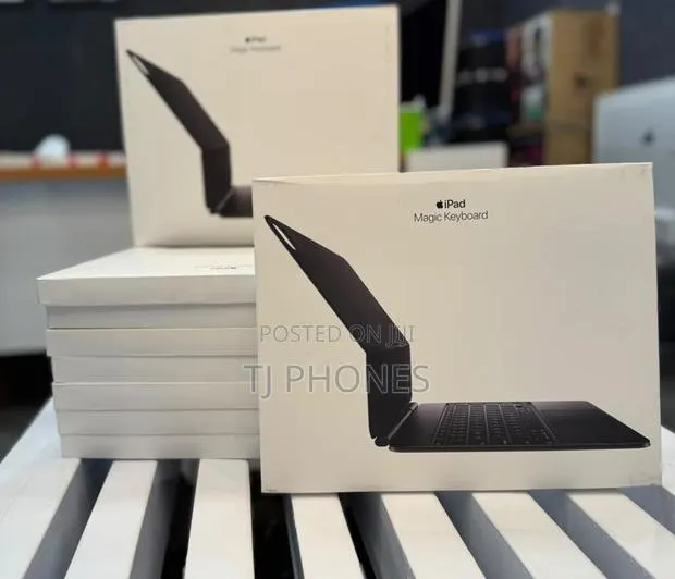 11-Inch iPad Pro Magic Keyboard M4/M5 · Photo 1