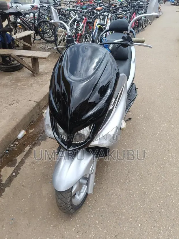 Yamaha Majesty 2025 Gray · Photo 1