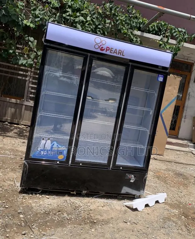 Fresh Unique Pearl PVC-150 Commercial 3-Door Glass Display/Beverage · Photo 1