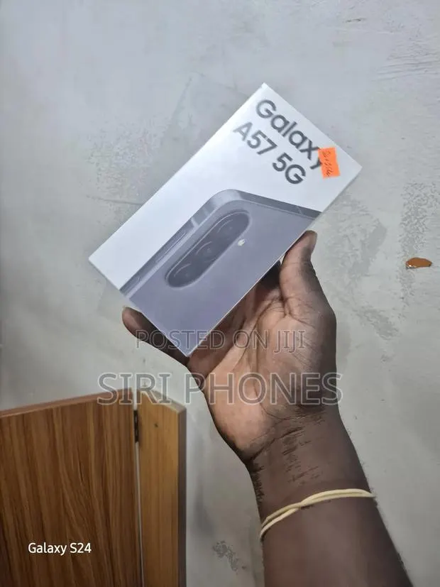 New Samsung Galaxy A57 256 GB Gray · Photo 1