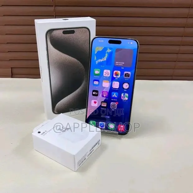 Apple iPhone 15 Pro Max 512 GB Silver · Photo 1