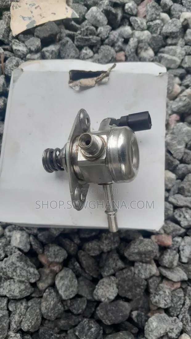 High Pressure Fuel Pump · Photo 1