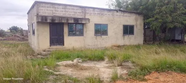 3bdrm Bungalow in Market for sale · Photo 1