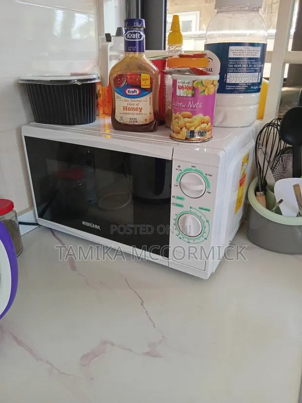 Small Microwave · Photo 1