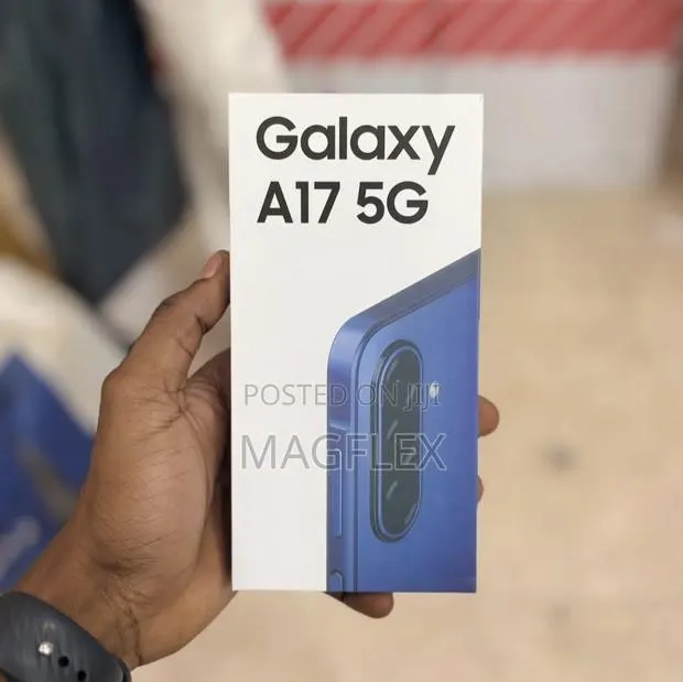 New Samsung Galaxy A17 5G 256 GB Blue · Photo 1