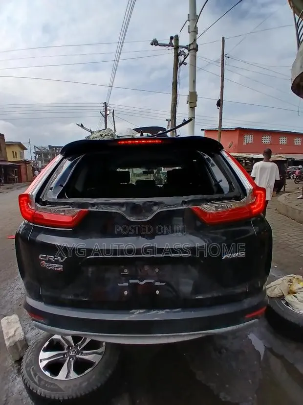 CRV Back/Rear Windscreen 2017-2022 · Photo 1