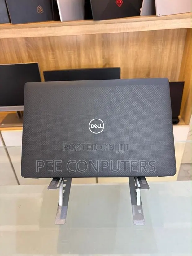 Laptop Dell Latitude 7420 16GB Intel Core i7 SSD 256GB · Photo 1