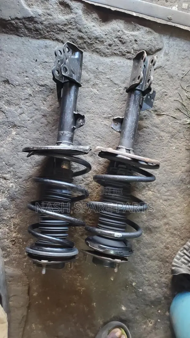 Highlander 2014 - 2019 Front Shock Absorber · Photo 1