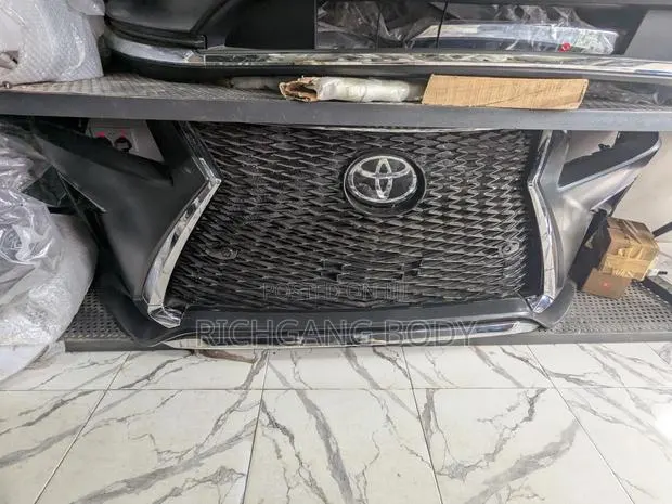 Toyota Highlander Complete Bumper 2017,2018,2019 · Photo 1