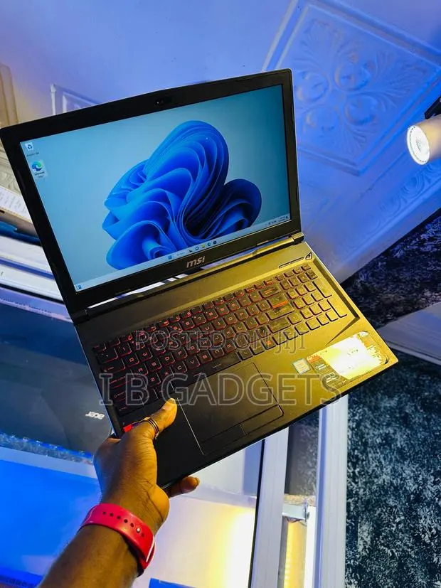 Laptop MSI GL63 8RC 16GB Intel Core I5 HDD+SSD 256GB · Photo 1
