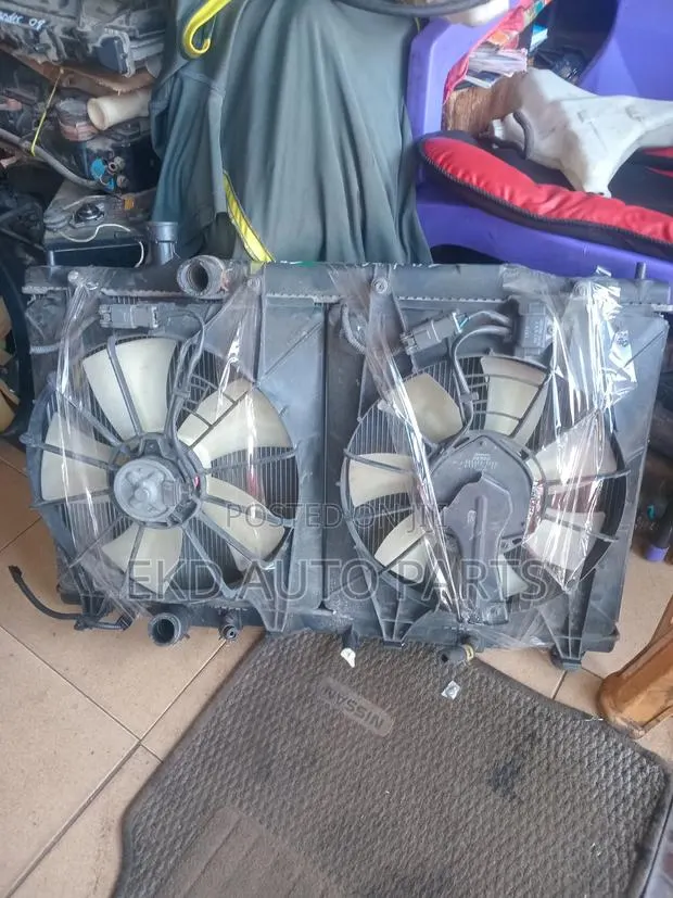 Honda CRV 2007 - 2009 Radiator · Photo 1