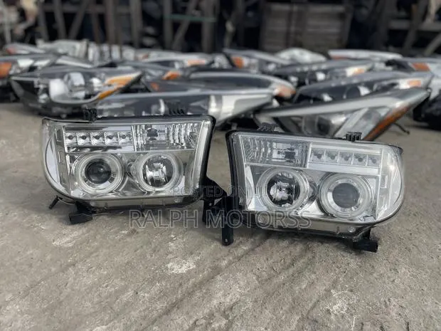 Toyota Tundra 2008-2010 Spec Headlights · Photo 1