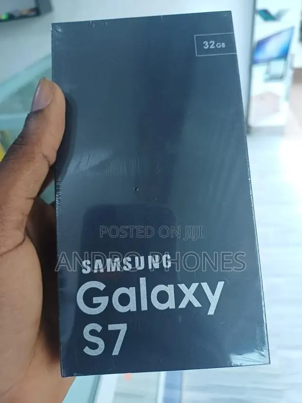 New Samsung Galaxy S7 32 GB Black · Photo 1