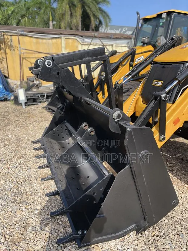 JCB 3cx Pro Backhoe Loader – 2026 Model · Photo 3
