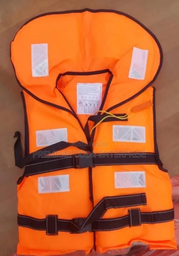 Reflective Life Jacket With Whistle – High-visibility Safety Life Vest · Photo 1