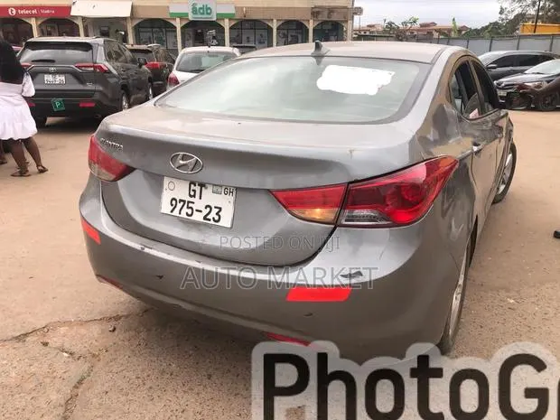 Hyundai Elantra GLS Sedan FWD (1.8L 4cyl 6A) 2013 Gray · Photo 1