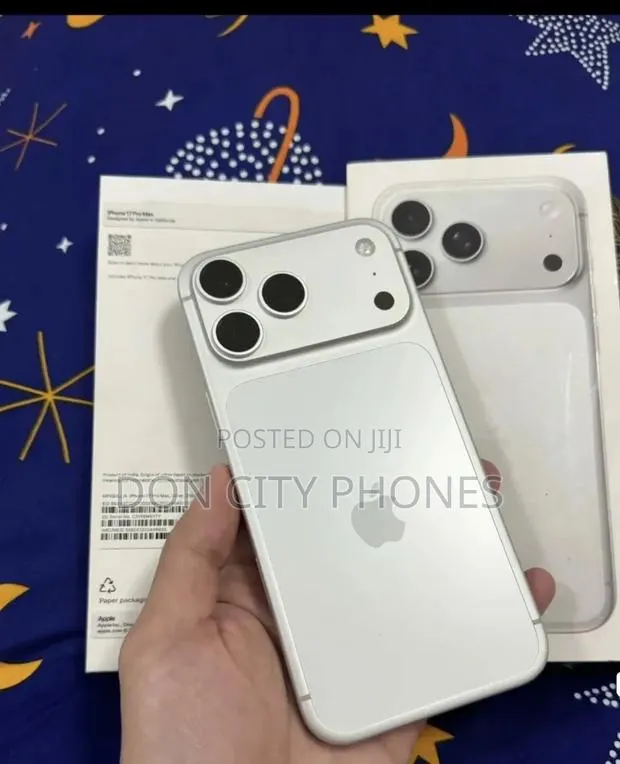 Apple iPhone 17 Pro Max 512 GB White · Photo 1