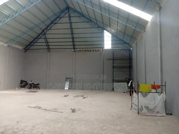 650 SQM Warehouse at Tema Com 25 for Rent · Photo 1