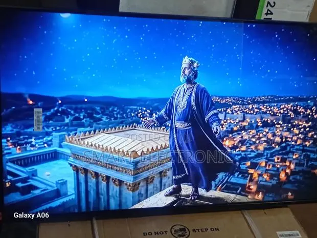 Samsung 43” Ultra-Clear Smart Led Television · Photo 1