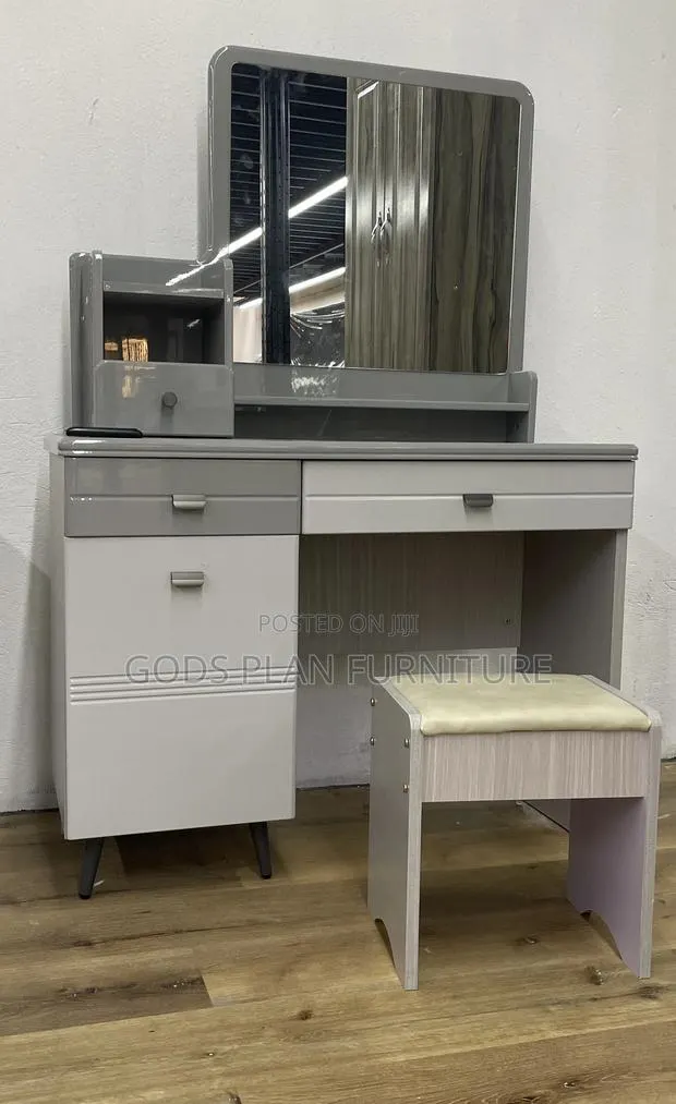 Dressing Table · Photo 1