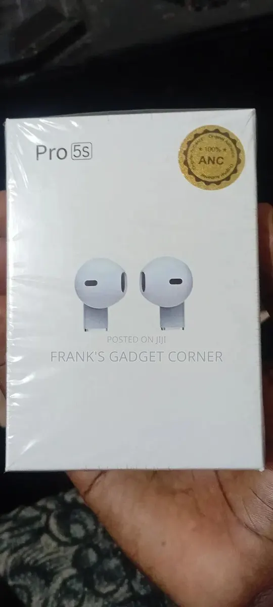 Pro 5s Earbuds · Photo 3