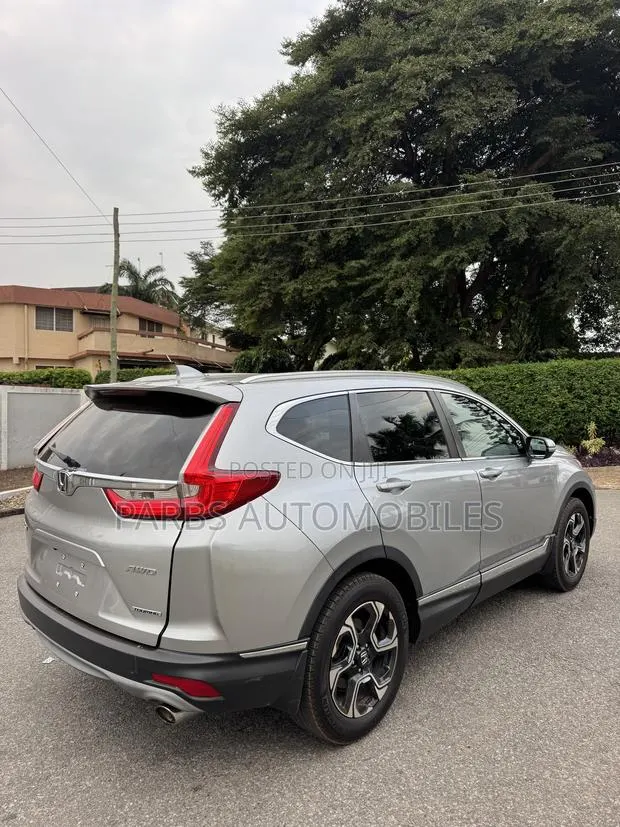 Honda CR-V Touring AWD 2018 Silver · Photo 1